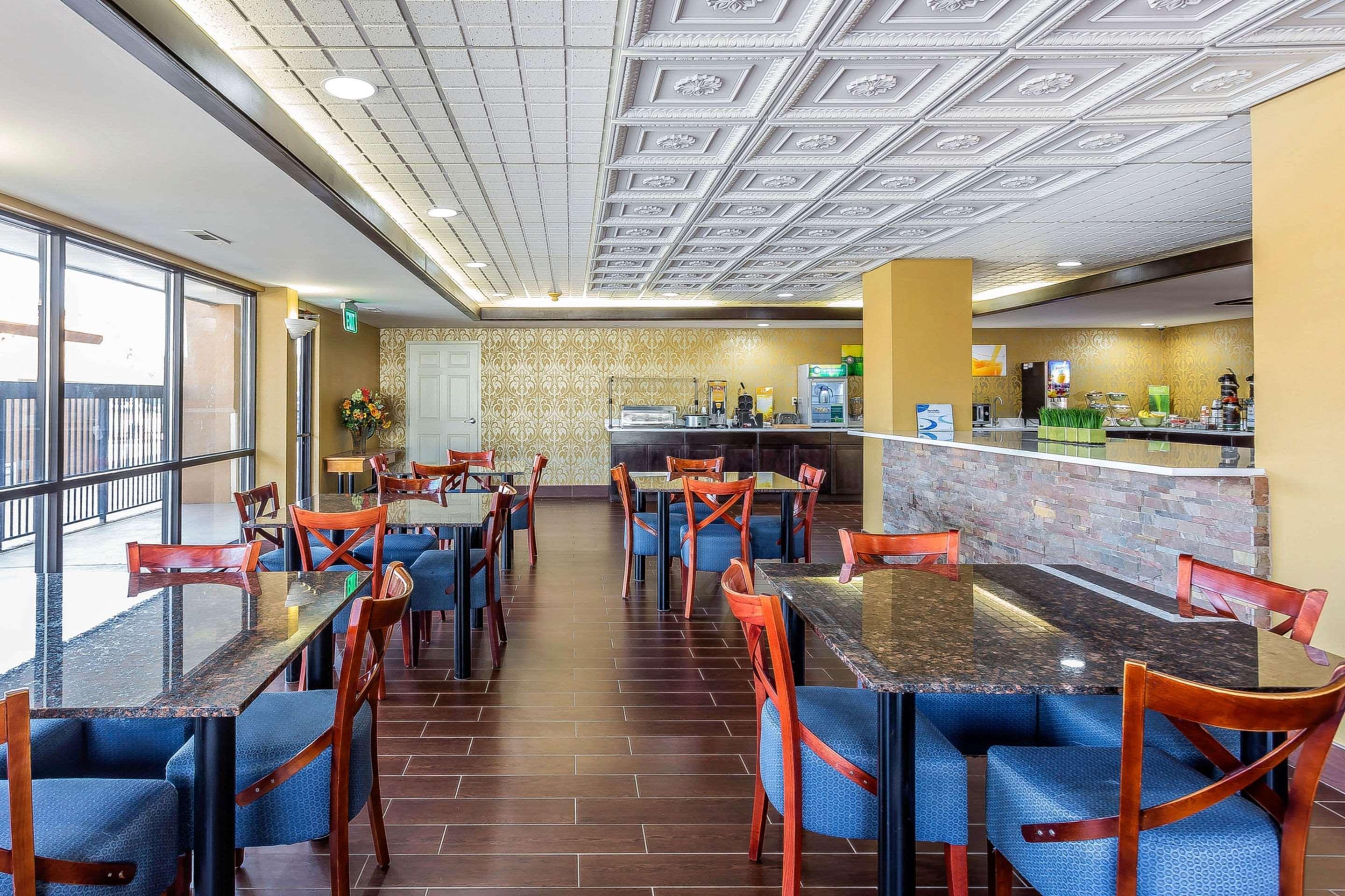 Quality Inn & Suites Near Robins Air Force Base Warner Robins Ngoại thất bức ảnh