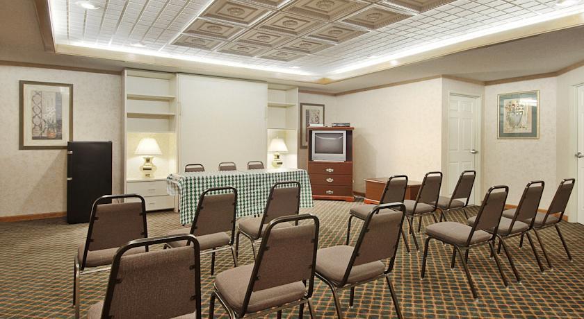 Quality Inn & Suites Near Robins Air Force Base Warner Robins Ngoại thất bức ảnh