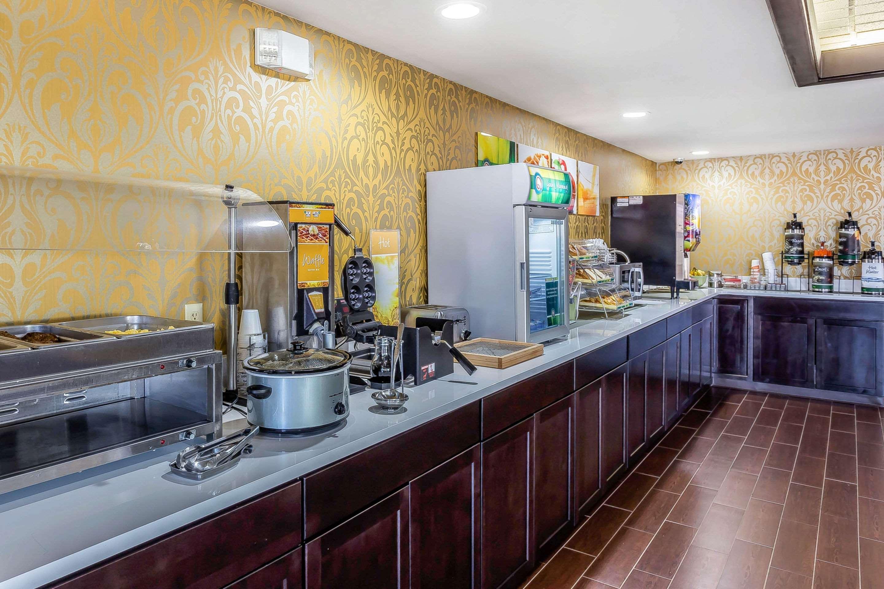 Quality Inn & Suites Near Robins Air Force Base Warner Robins Ngoại thất bức ảnh