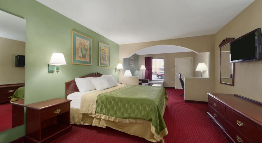 Quality Inn & Suites Near Robins Air Force Base Warner Robins Ngoại thất bức ảnh