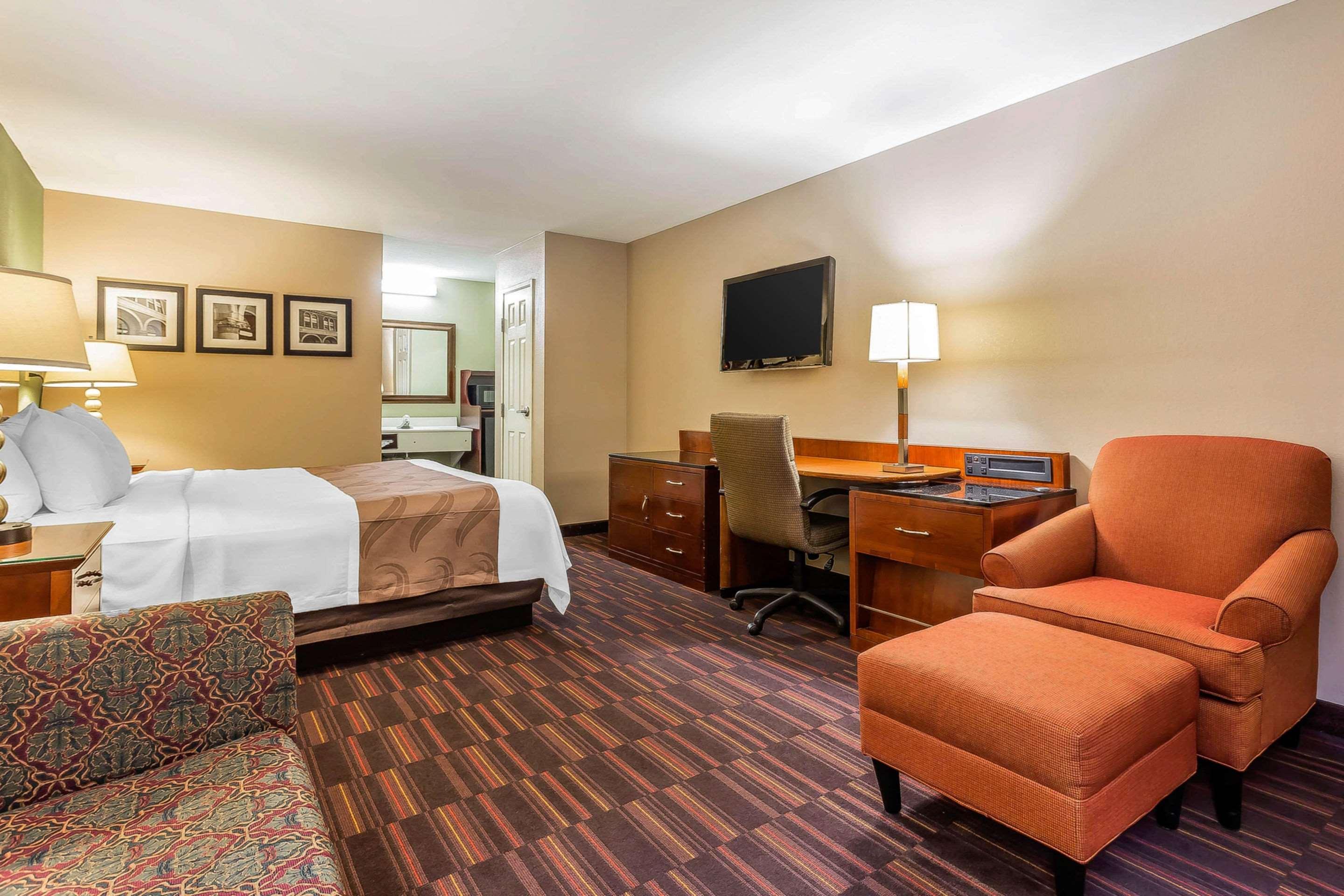 Quality Inn & Suites Near Robins Air Force Base Warner Robins Ngoại thất bức ảnh